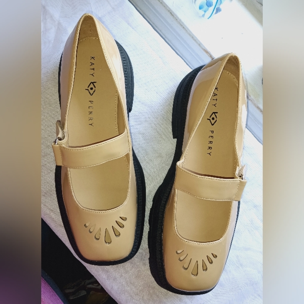 Katy Perry women's size 10 Mary Jane loafer new